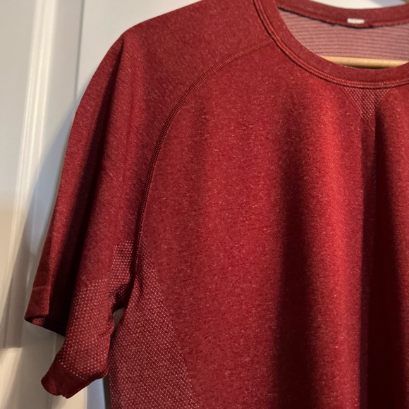 Lululemon men’s workout shirt - Picture 3 of 5